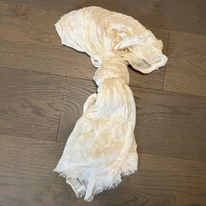 BR seashell ladies scarf NWT retail $84 Mother’s Day gift